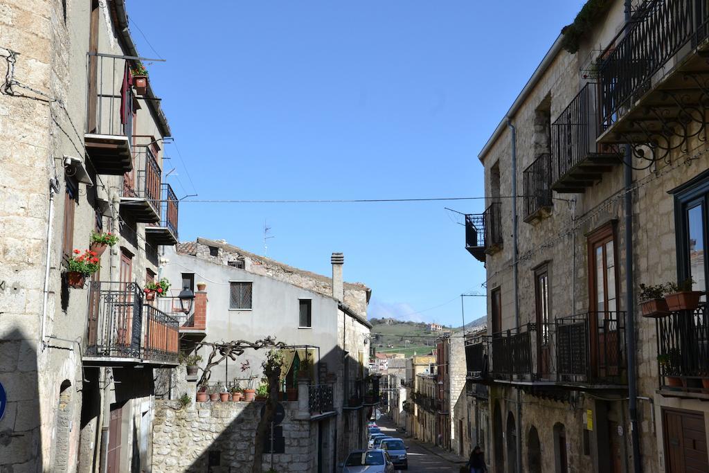 La Casa Del Pittore Di Petralia ペトラリーア・ソプラーナ エクステリア 写真