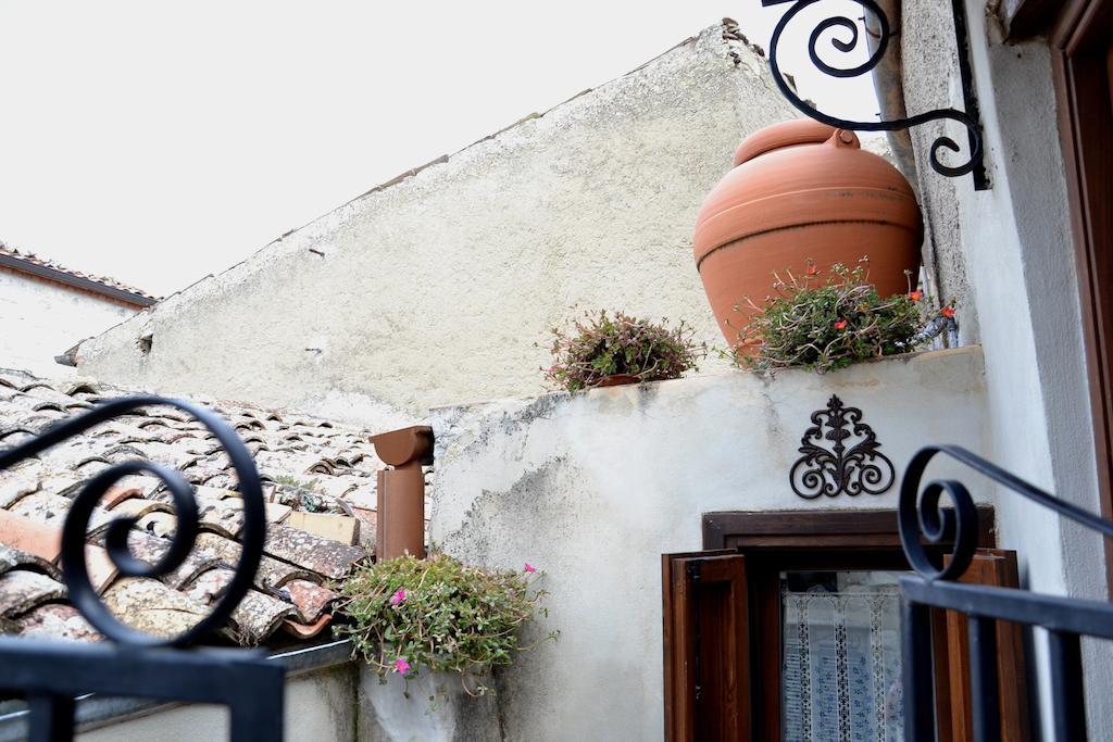 La Casa Del Pittore Di Petralia ペトラリーア・ソプラーナ エクステリア 写真